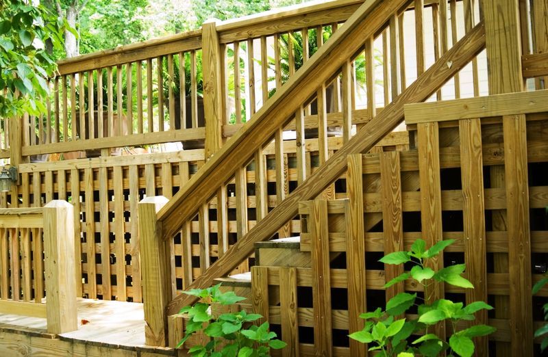 All About Deck Railings - Econo Decks - Decks and Fence Services - Featured Image