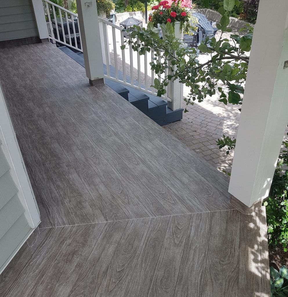 vinyl deck with planking pattern and vinyl stairs